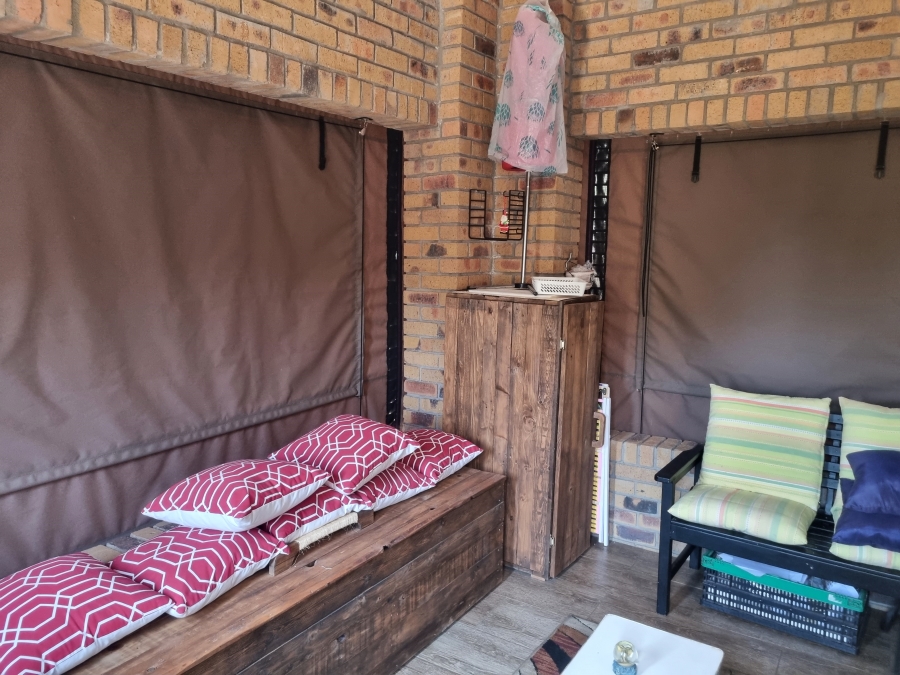 3 Bedroom Property for Sale in Buffelspoort Eco Estate North West